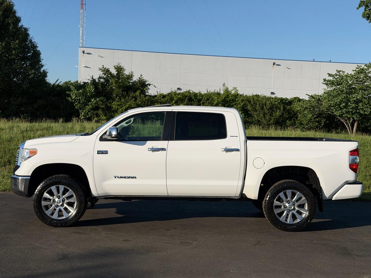 Toyota Tundra 4WD Truck CrewMax 5.7L V8 6-Spd AT LTD (Natl) 2016