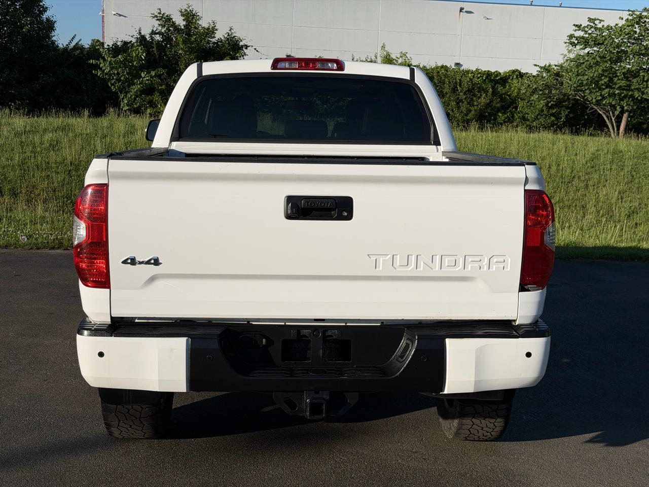 Toyota Tundra 4WD Truck CrewMax 5.7L V8 6-Spd AT LTD (Natl) 2016
