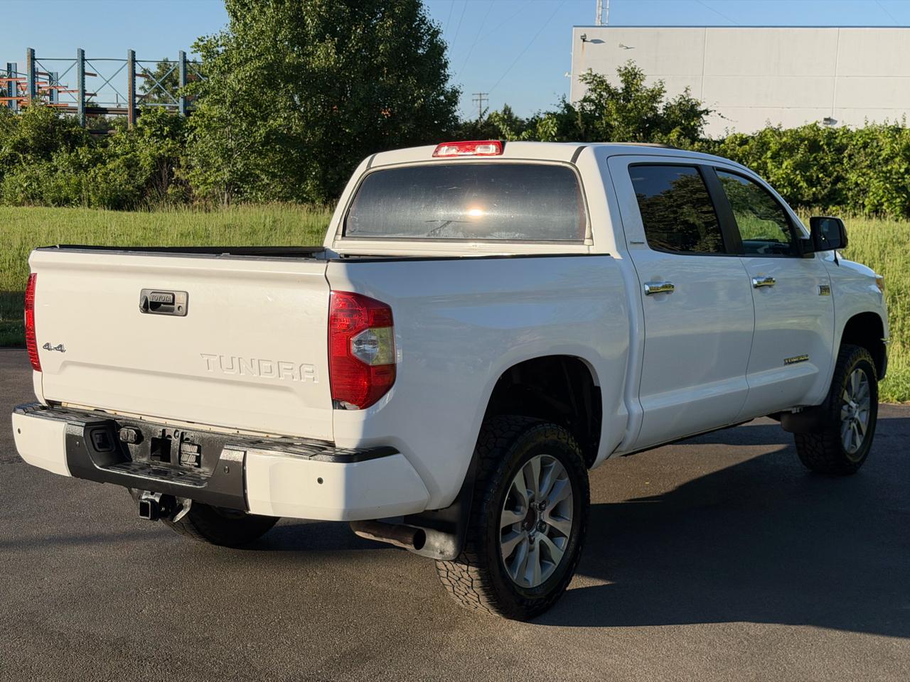Toyota Tundra 4WD Truck CrewMax 5.7L V8 6-Spd AT LTD (Natl) 2016