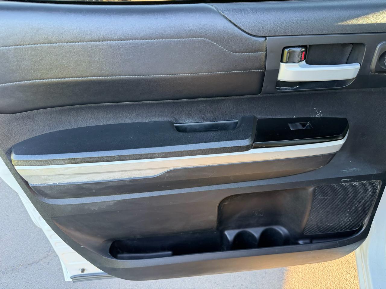 Toyota Tundra 4WD Truck CrewMax 5.7L V8 6-Spd AT LTD (Natl) 2016