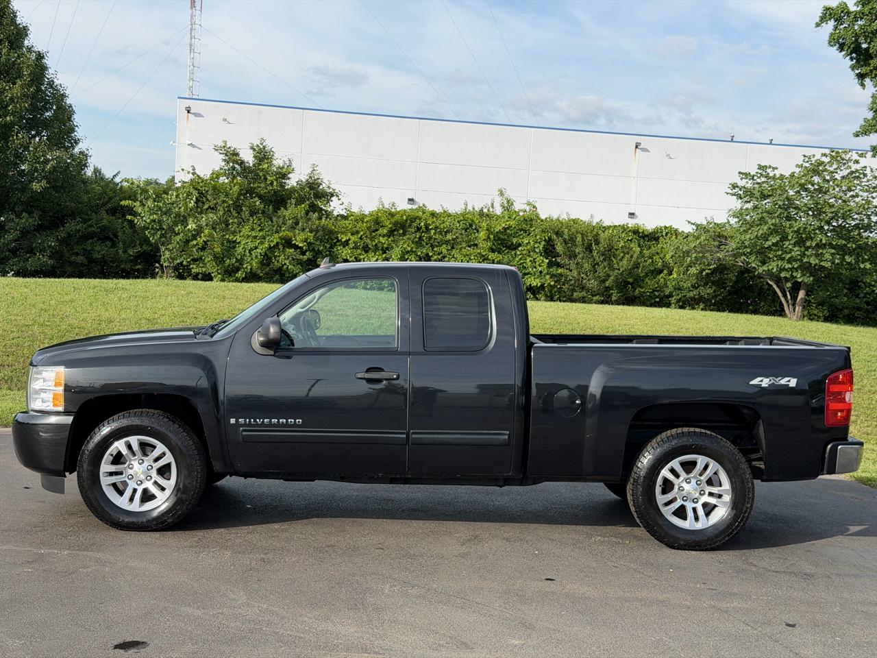 Chevrolet Silverado 1500 4WD Ext Cab 143.5" LT 2009