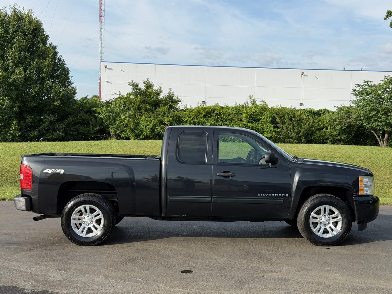 Chevrolet Silverado 1500 4WD Ext Cab 143.5" LT 2009