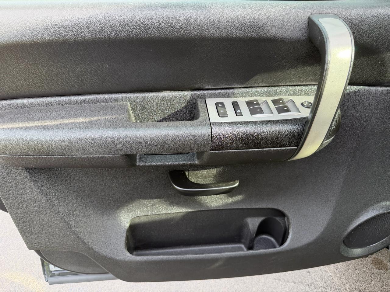 Chevrolet Silverado 1500 4WD Ext Cab 143.5" LT 2009