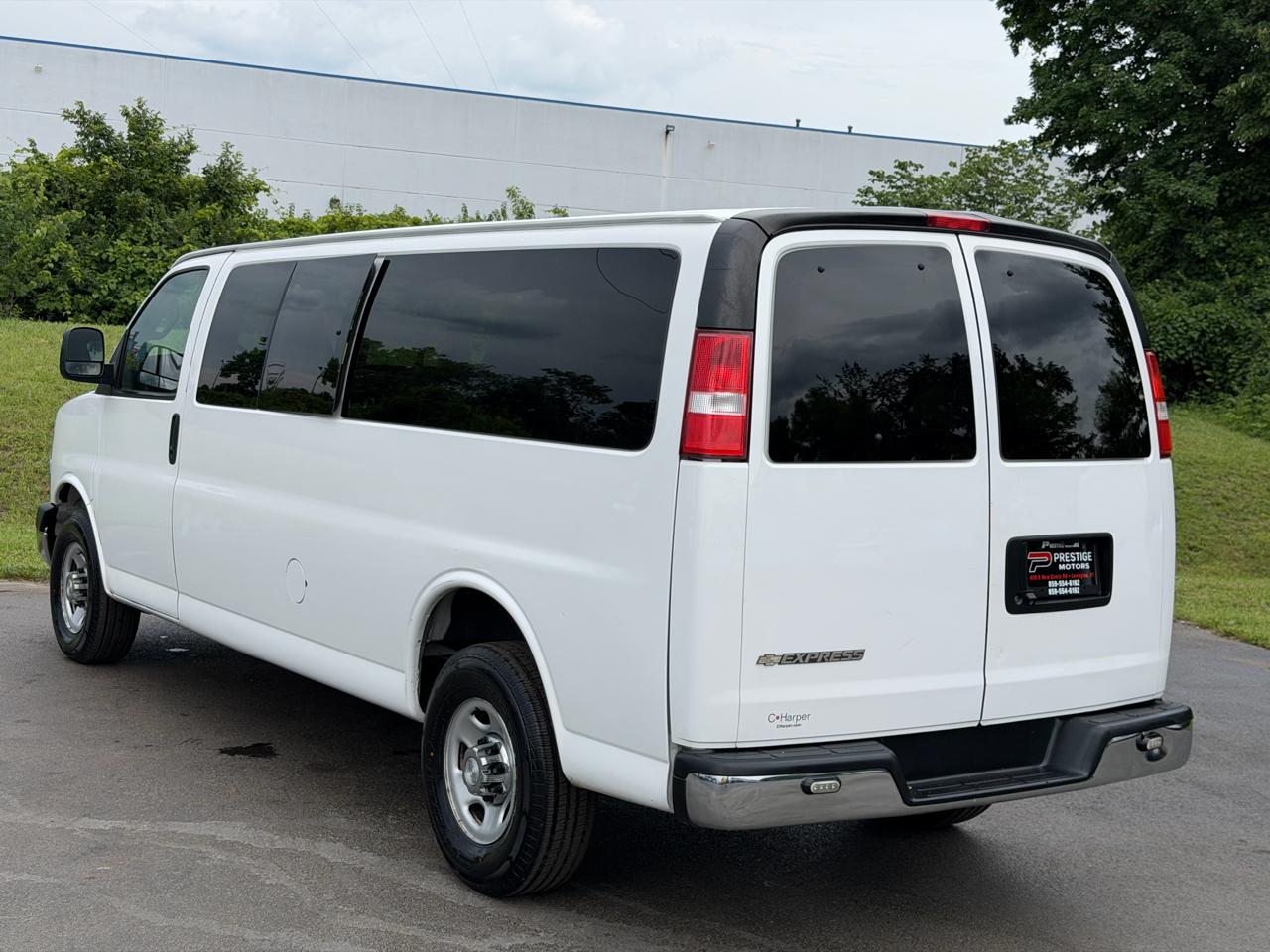 Chevrolet Express Passenger RWD 3500 155" LT 2020