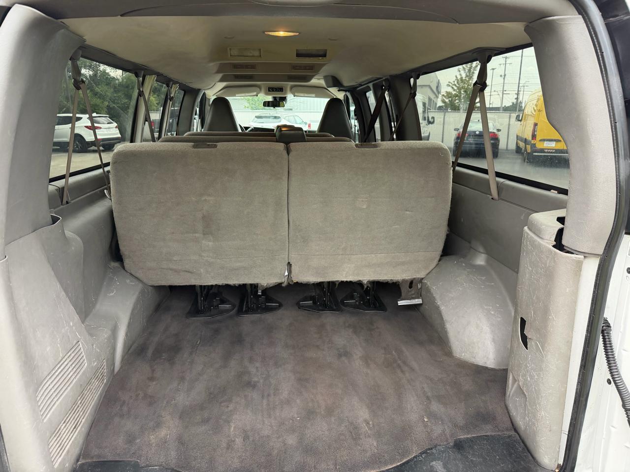 Chevrolet Express Passenger RWD 3500 155" LT 2020