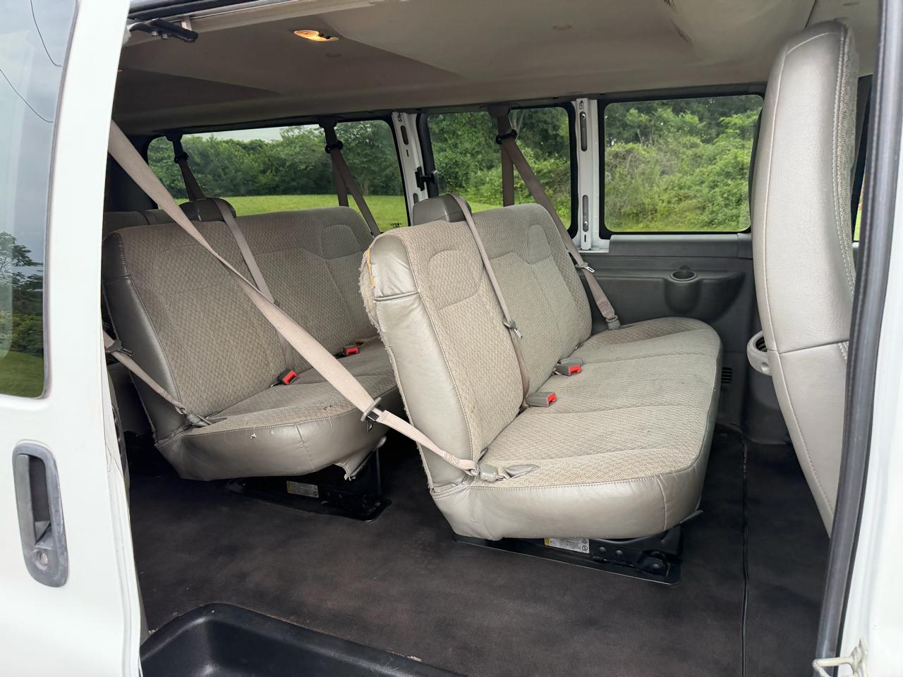 Chevrolet Express Passenger RWD 3500 155" LT 2020