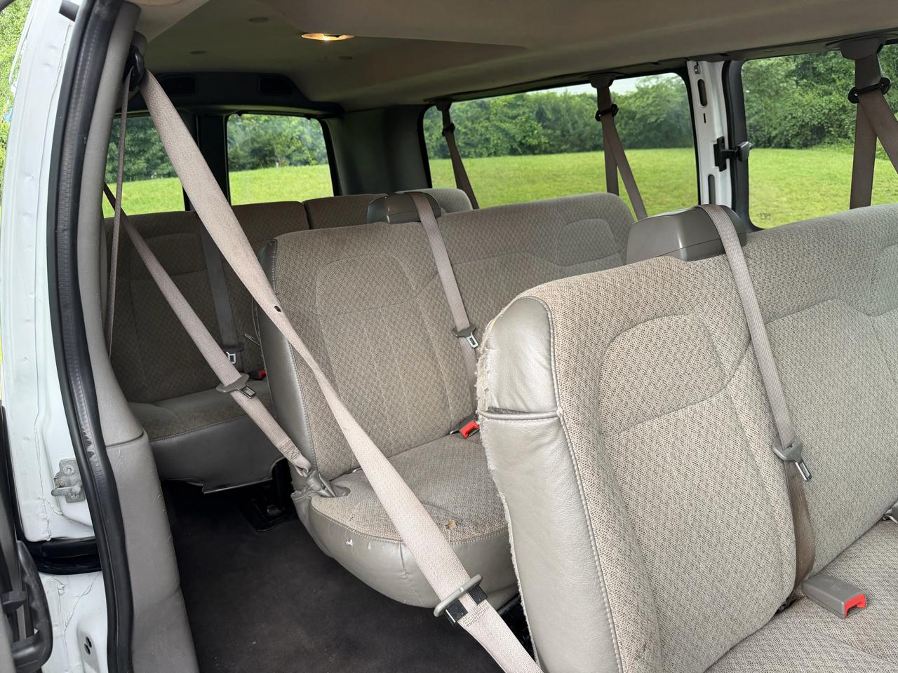 Chevrolet Express Passenger RWD 3500 155" LT 2020