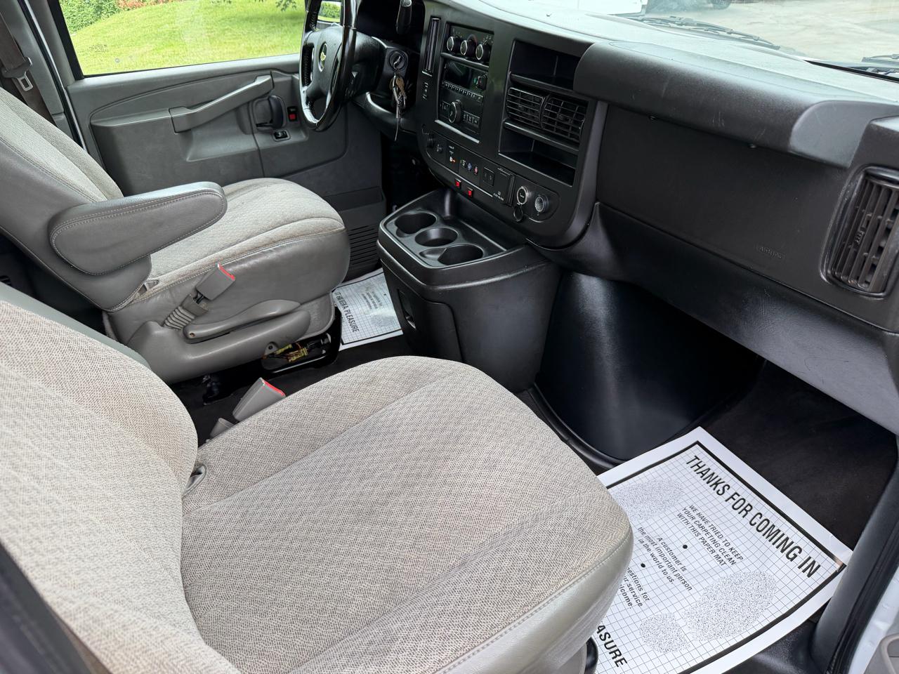 Chevrolet Express Passenger RWD 3500 155" LT 2020