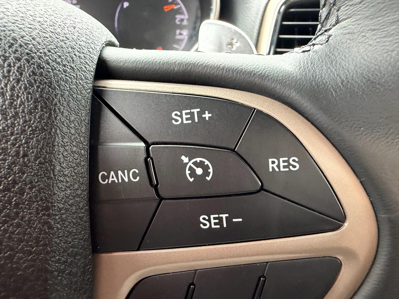 Jeep Grand Cherokee 4WD 4dr Laredo 2015