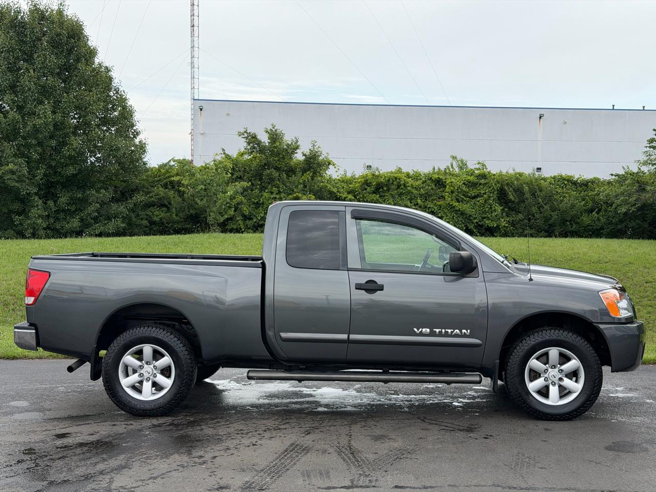 Nissan Titan 4WD King Cab SWB SV 2012