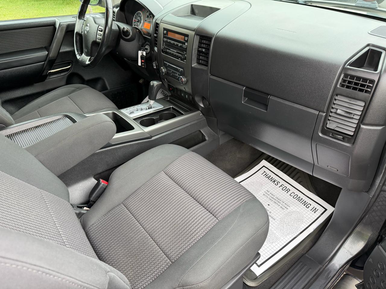 Nissan Titan 4WD King Cab SWB SV 2012