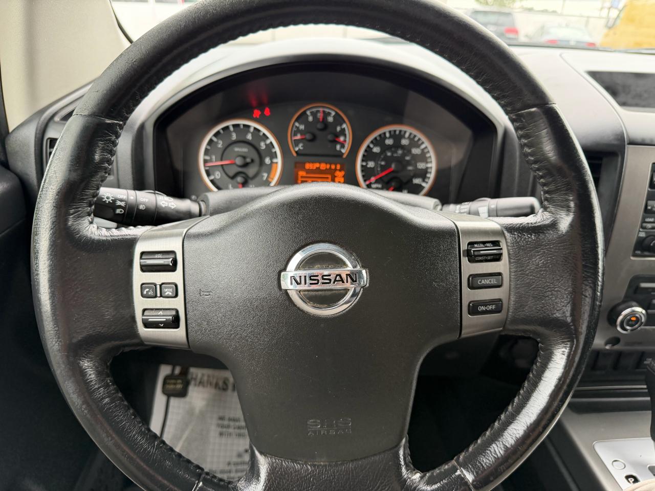Nissan Titan 4WD King Cab SWB SV 2012