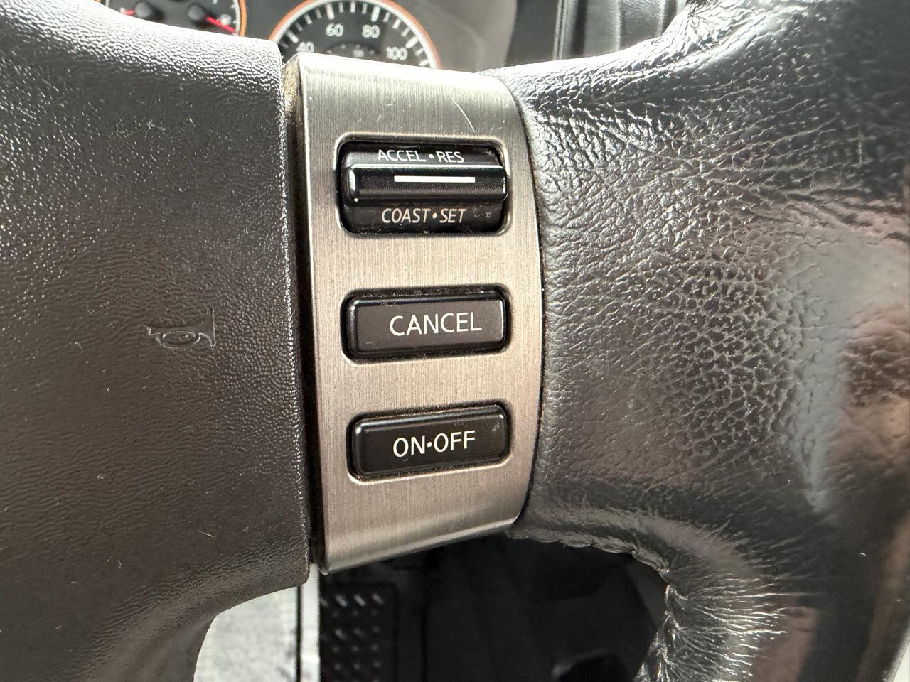 Nissan Titan 4WD King Cab SWB SV 2012