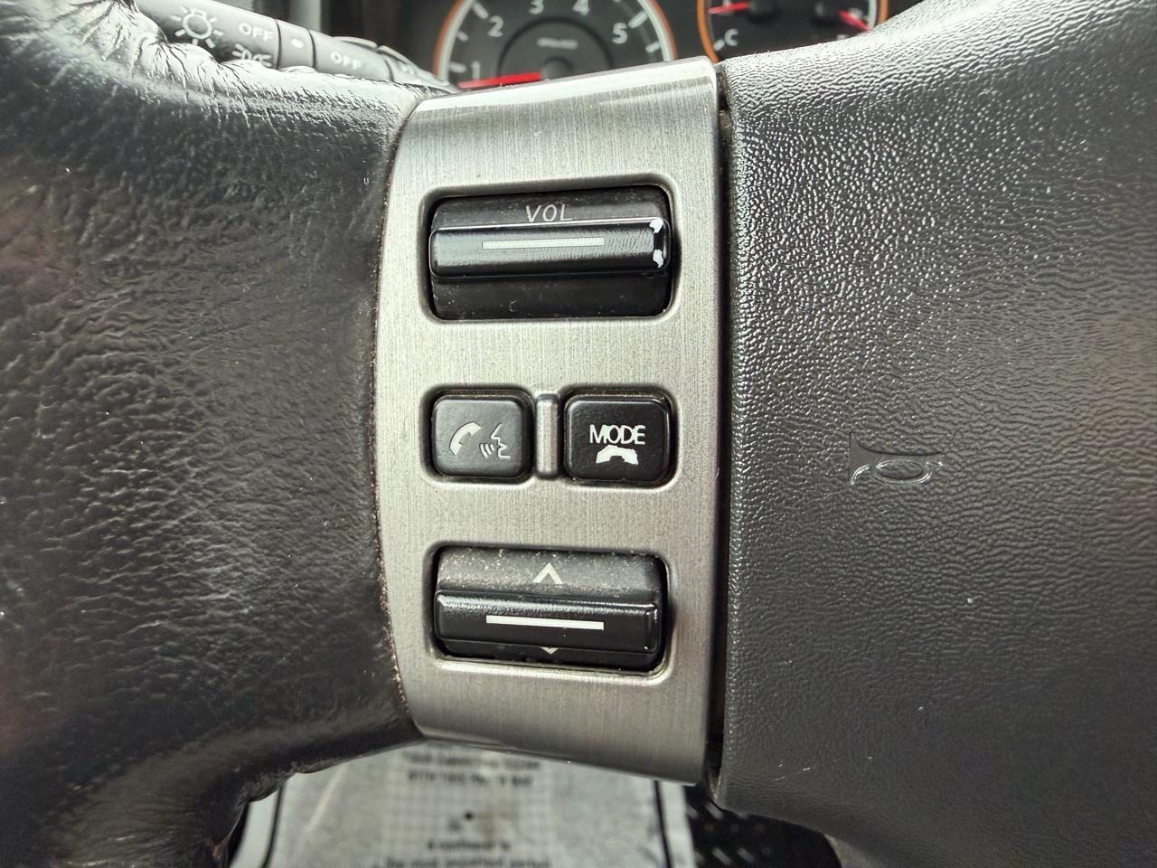 Nissan Titan 4WD King Cab SWB SV 2012