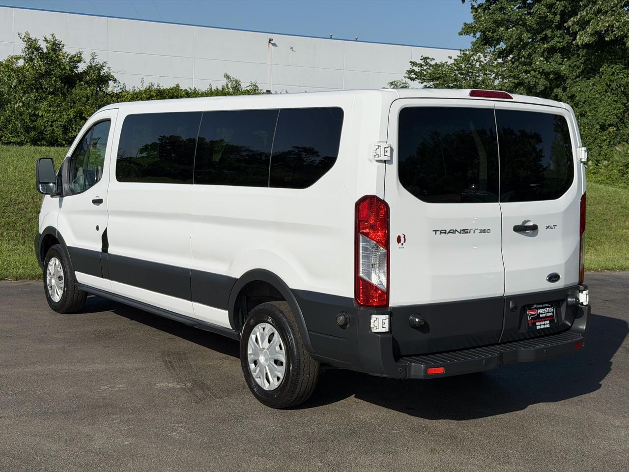 Ford Transit Wagon T-350 148" Low Roof XLT Swing-Out RH Dr 2016