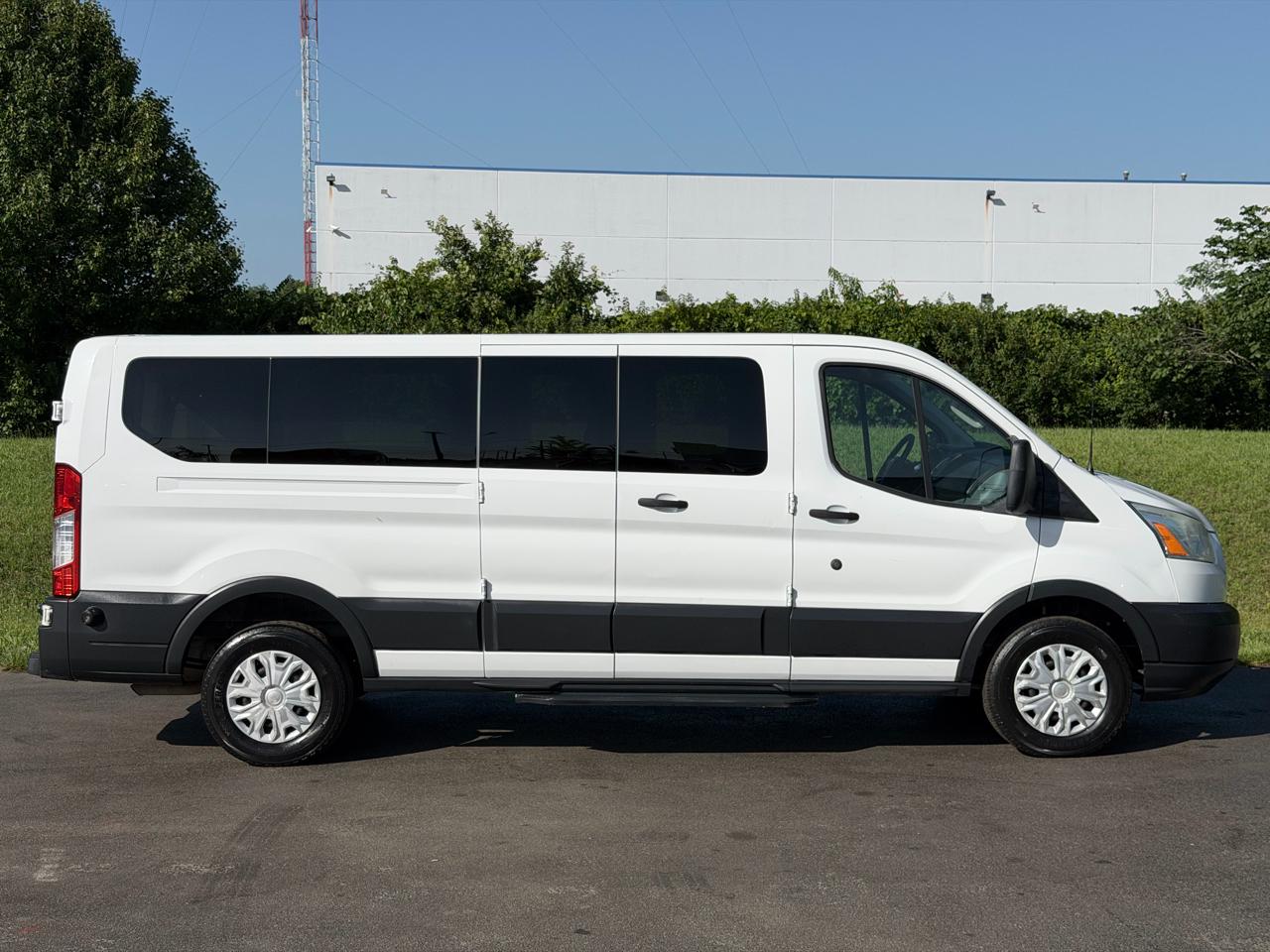 Ford Transit Wagon T-350 148" Low Roof XLT Swing-Out RH Dr 2016