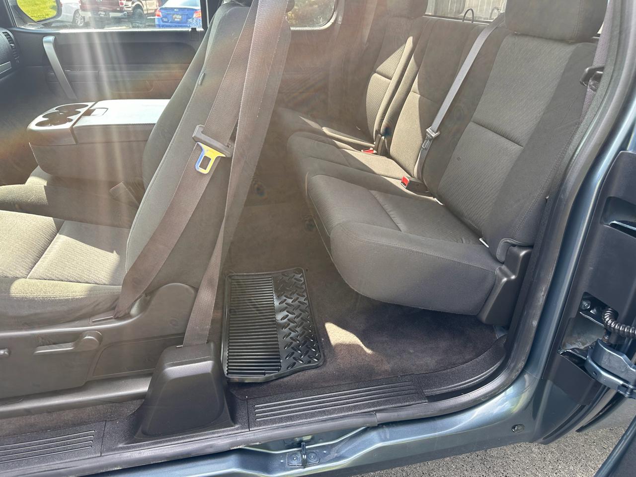 Chevrolet Silverado 1500 4WD Ext Cab 143.5" LT 2013