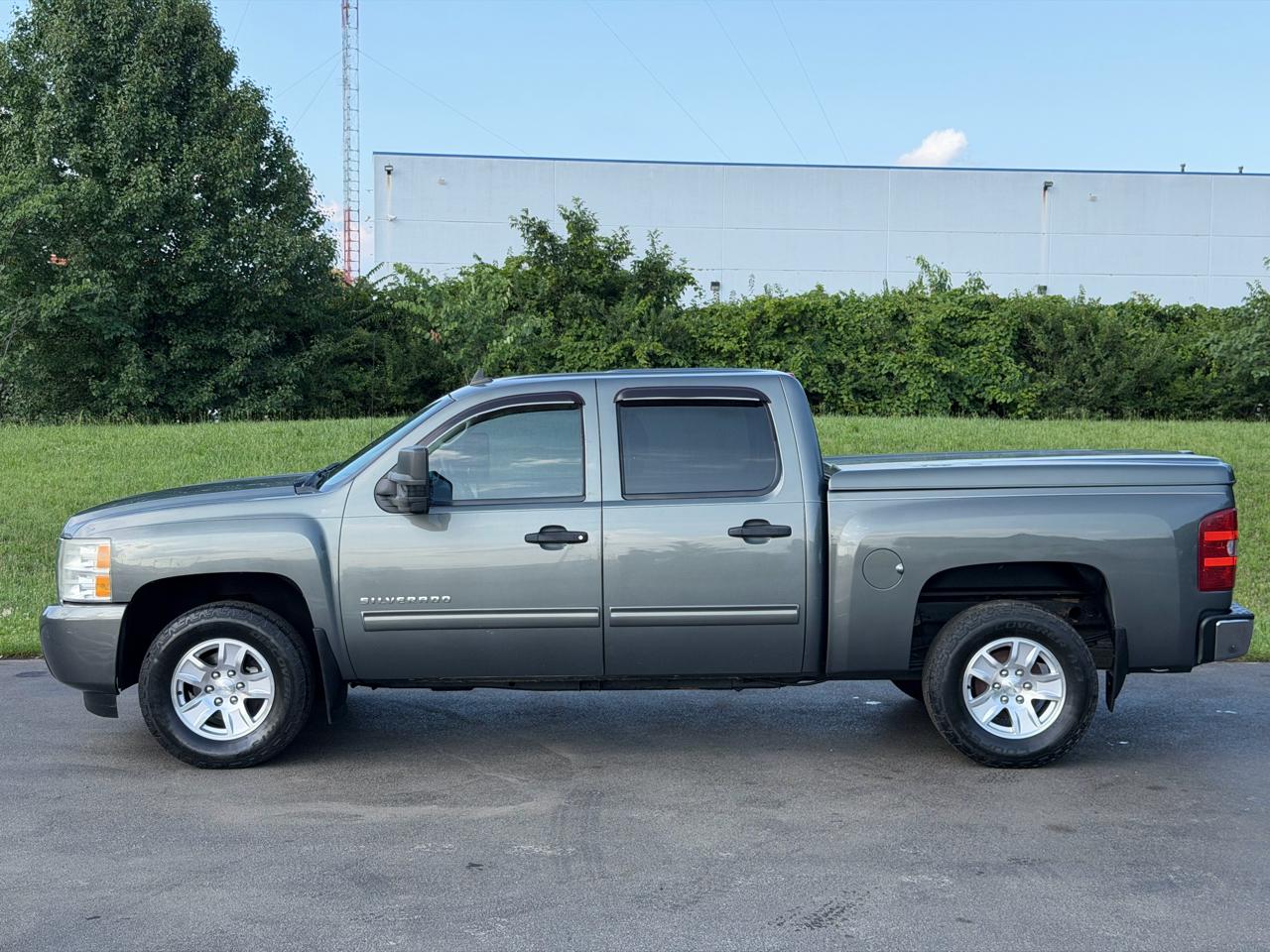 Chevrolet Silverado 1500 4WD Crew Cab 143.5" LS 2011