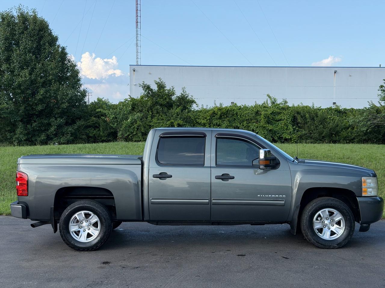 Chevrolet Silverado 1500 4WD Crew Cab 143.5" LS 2011