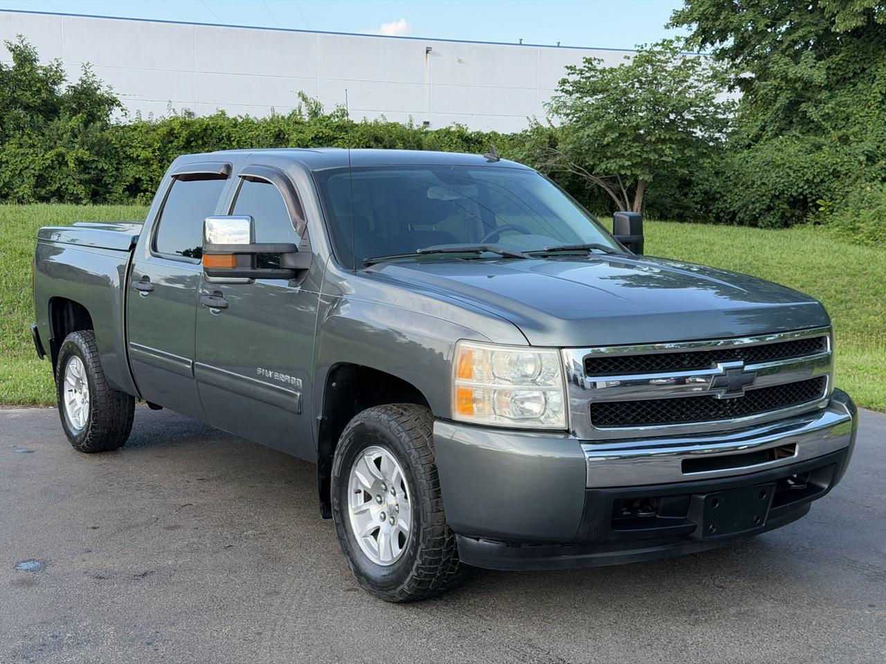 Chevrolet Silverado 1500 4WD Crew Cab 143.5" LS 2011
