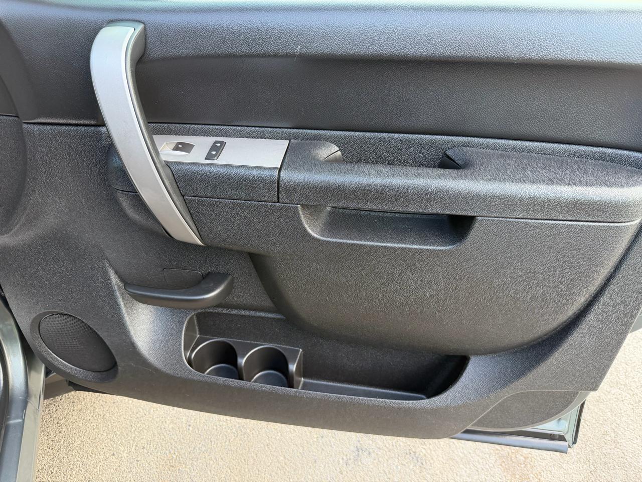 Chevrolet Silverado 1500 4WD Crew Cab 143.5" LS 2011