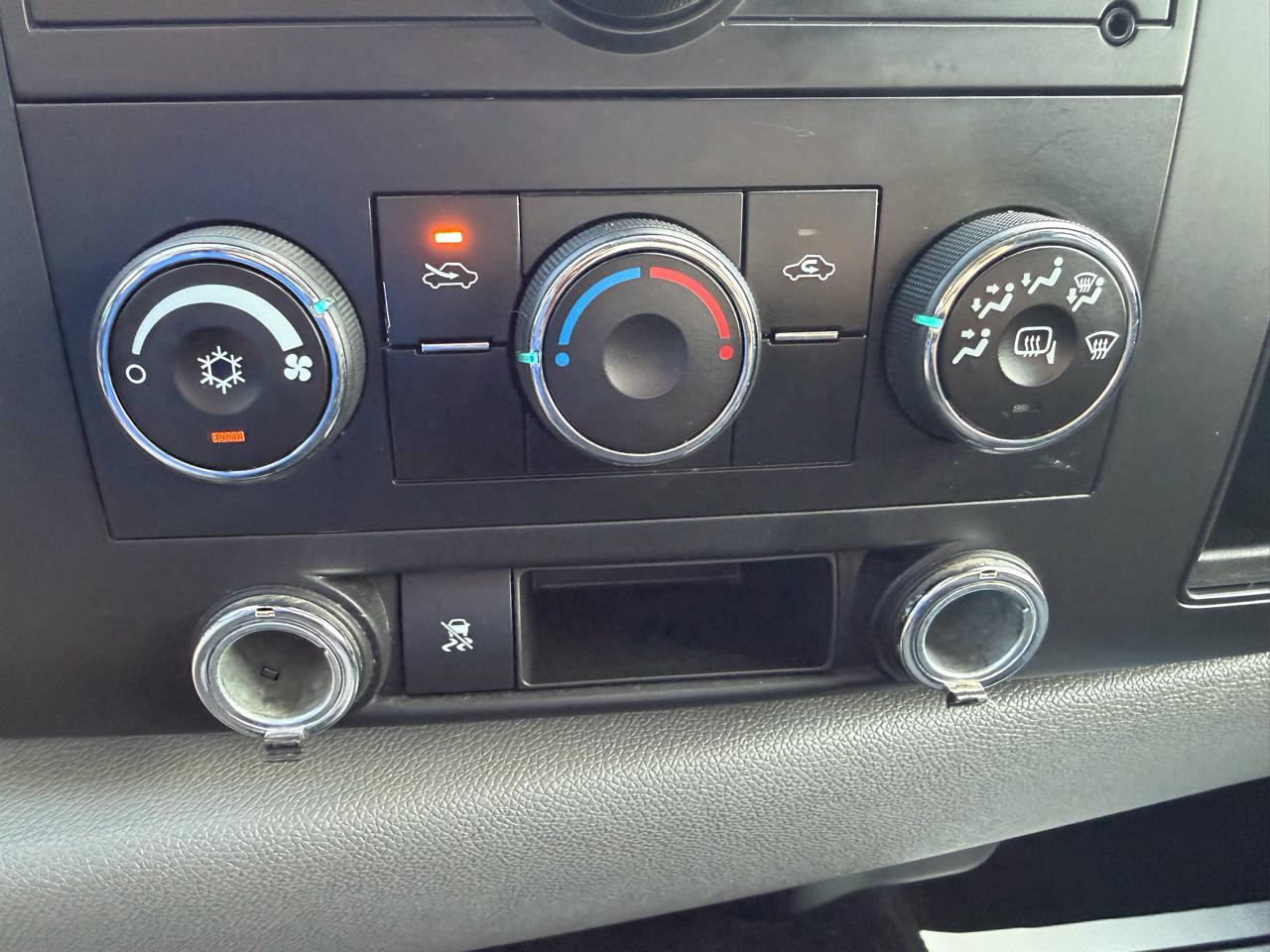 Chevrolet Silverado 1500 4WD Crew Cab 143.5" LS 2011