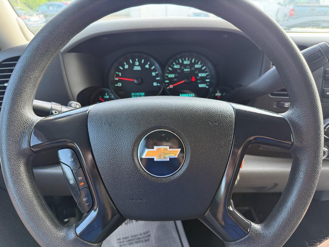 Chevrolet Silverado 1500 4WD Crew Cab 143.5" LS 2011