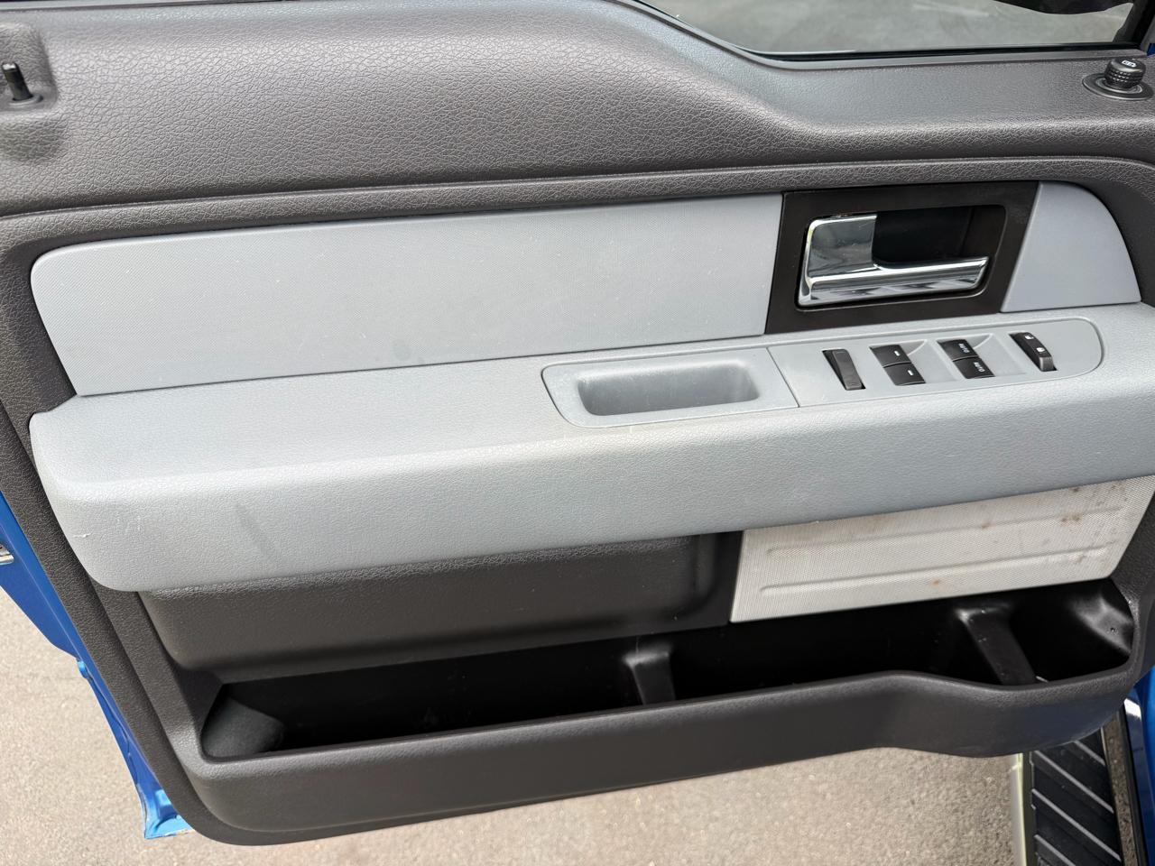Ford F-150 4WD SuperCrew 145" Platinum 2013