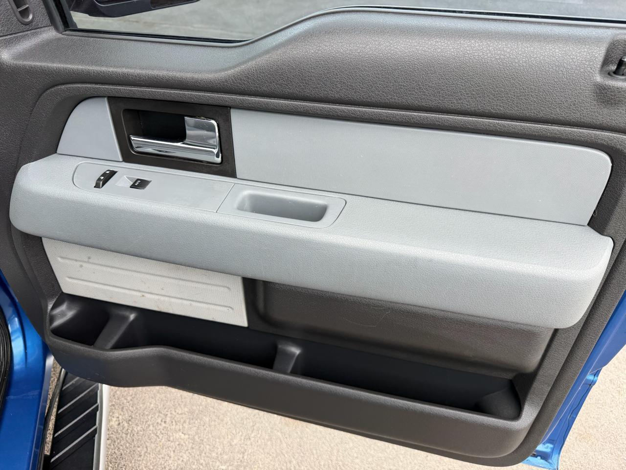 Ford F-150 4WD SuperCrew 145" Platinum 2013
