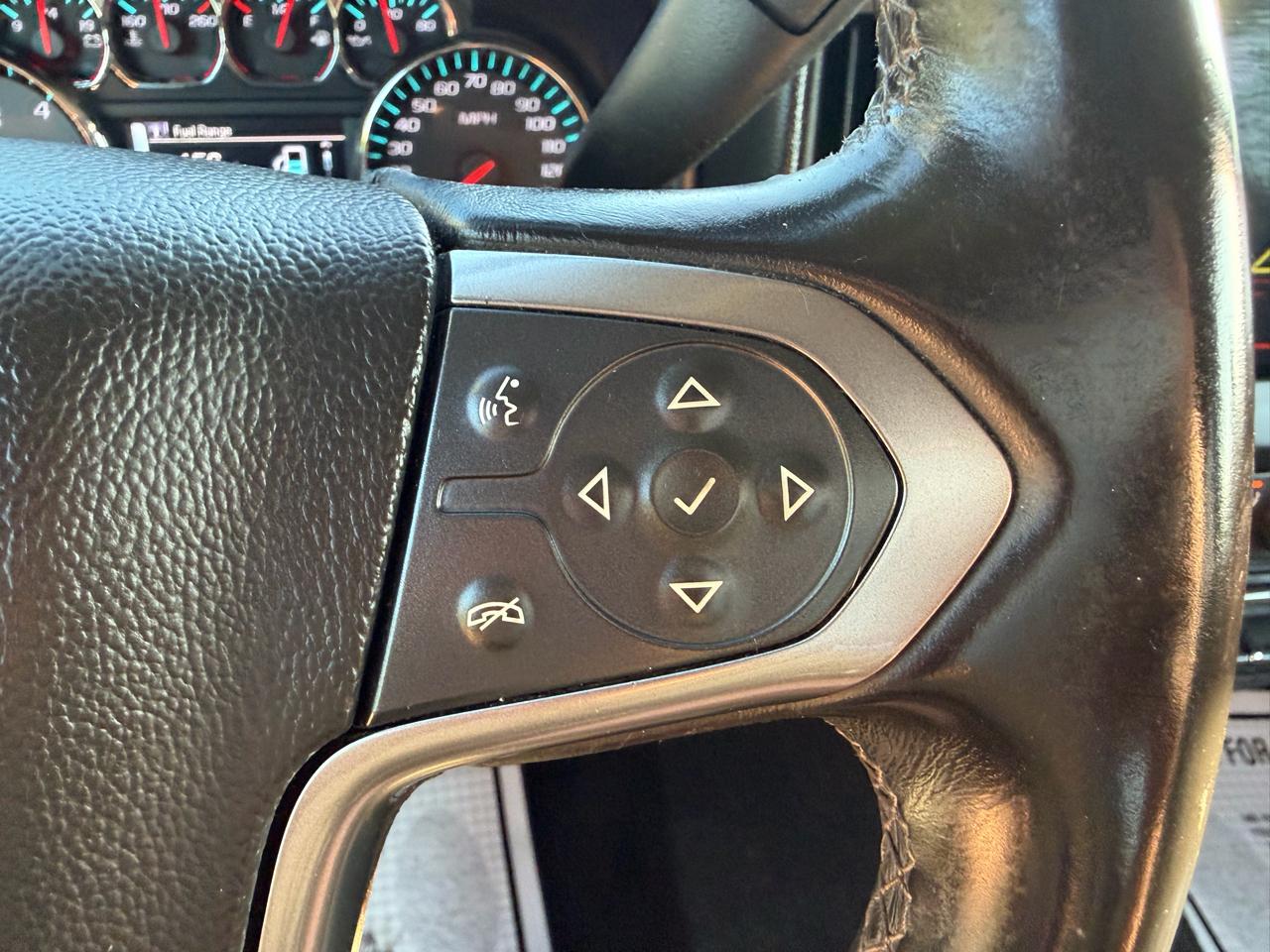 Chevrolet Silverado 1500 4WD Crew Cab 143.5" LT w/1LT 2015