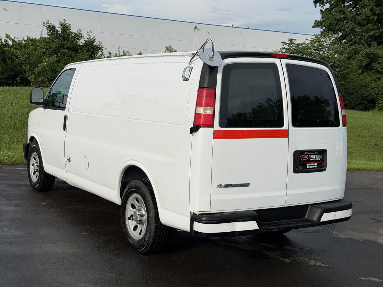 Chevrolet Express Cargo Van RWD 1500 135" 2013