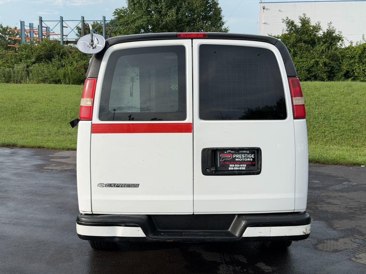 Chevrolet Express Cargo Van RWD 1500 135" 2013