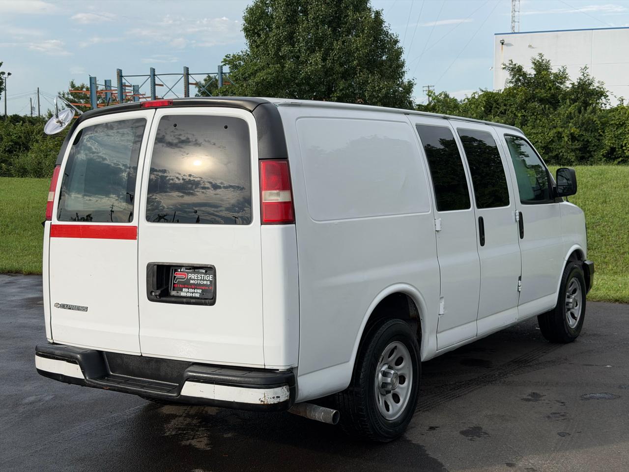 Chevrolet Express Cargo Van RWD 1500 135" 2013