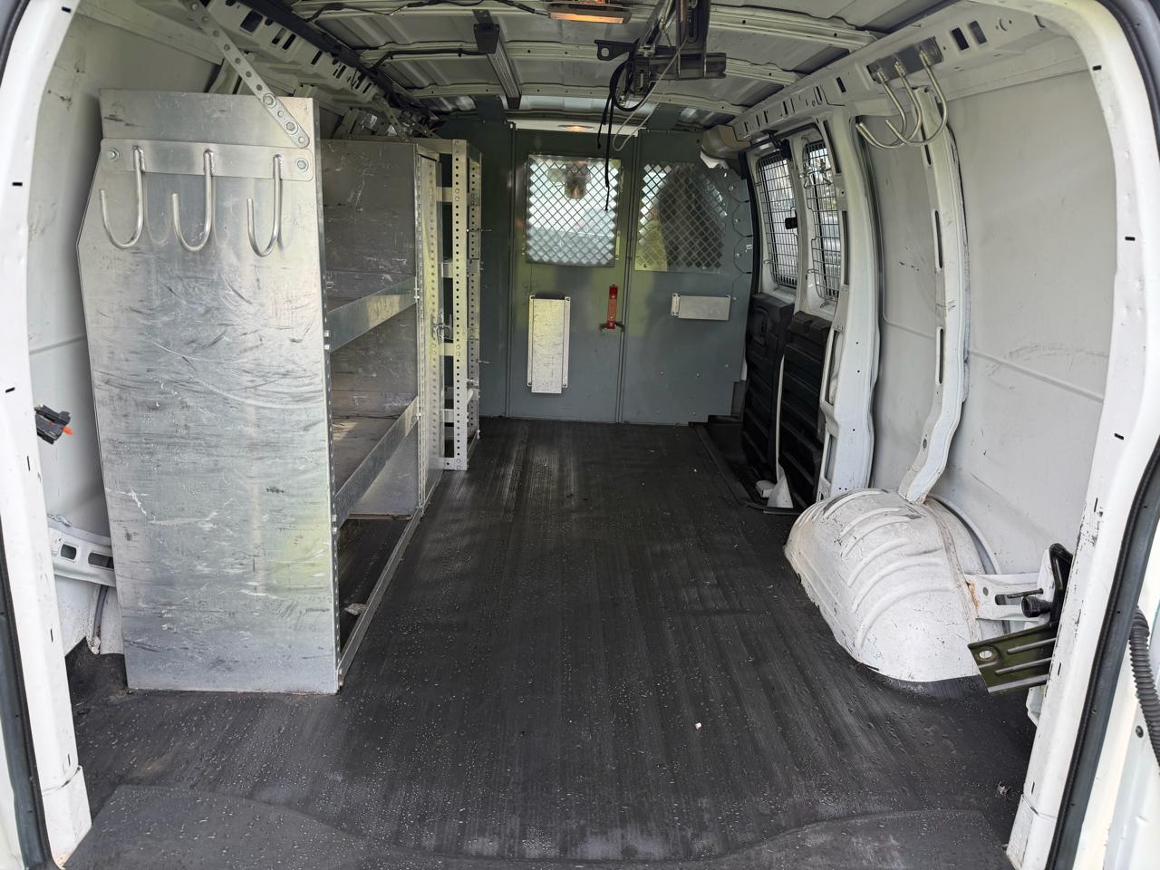 Chevrolet Express Cargo Van RWD 1500 135" 2013
