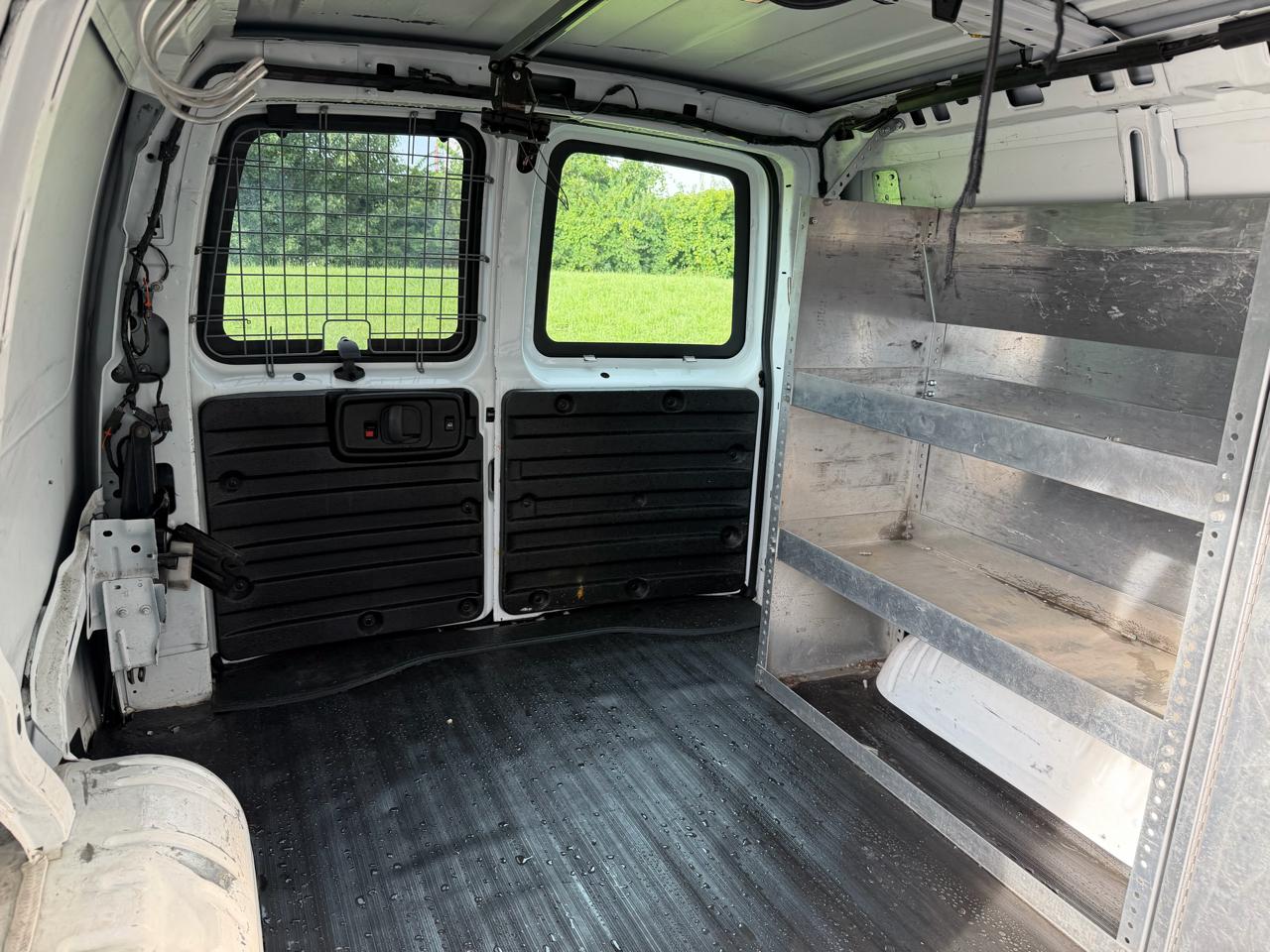 Chevrolet Express Cargo Van RWD 1500 135" 2013