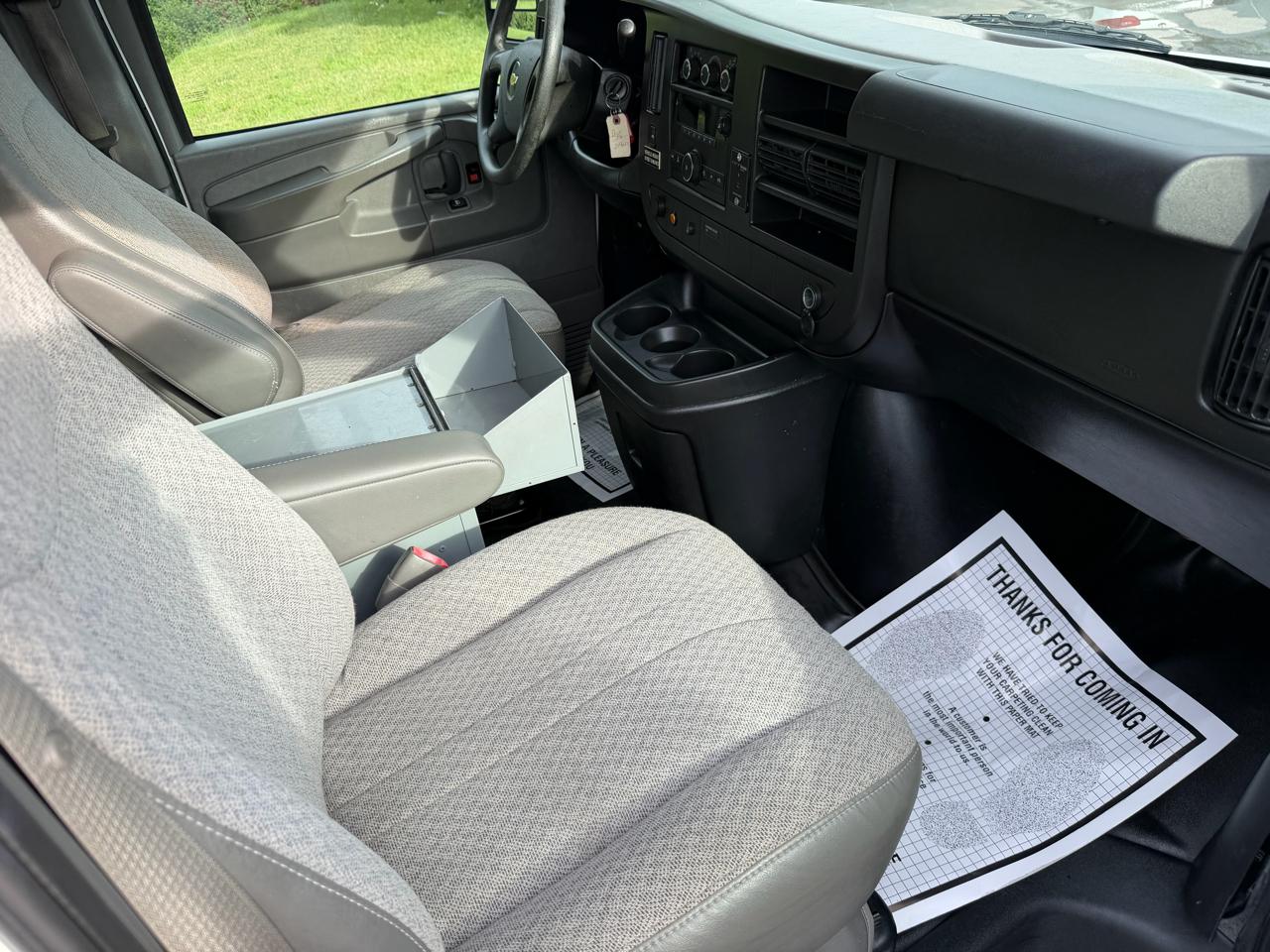 Chevrolet Express Cargo Van RWD 1500 135" 2013