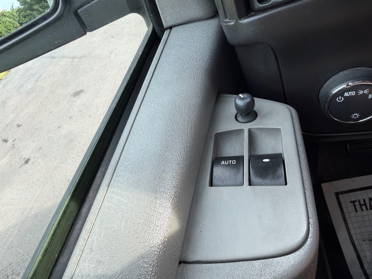 Chevrolet Express Cargo Van RWD 1500 135" 2013