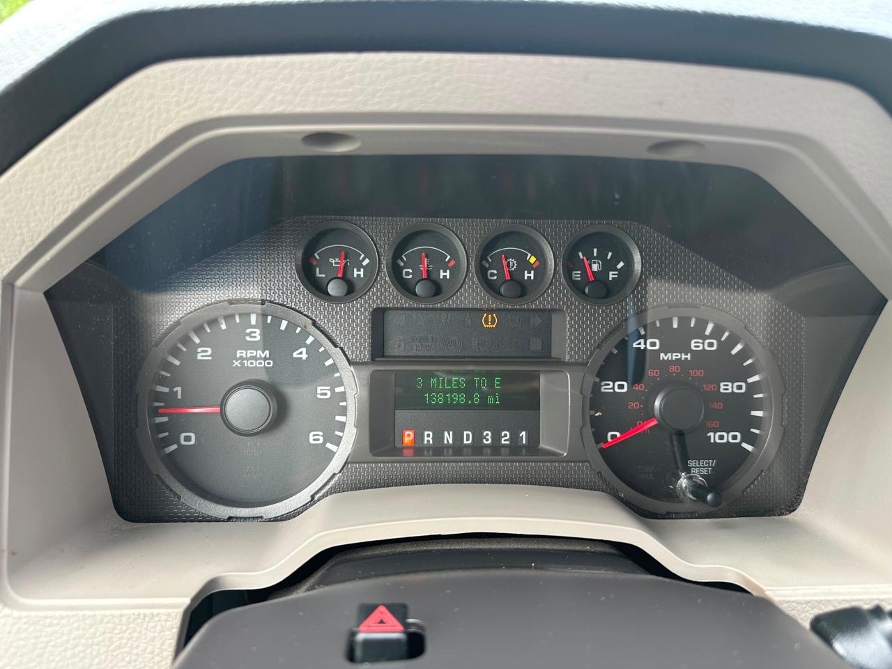 Ford Super Duty F-250 SRW XL 4WD Crew Cab 6.75' Box 2010