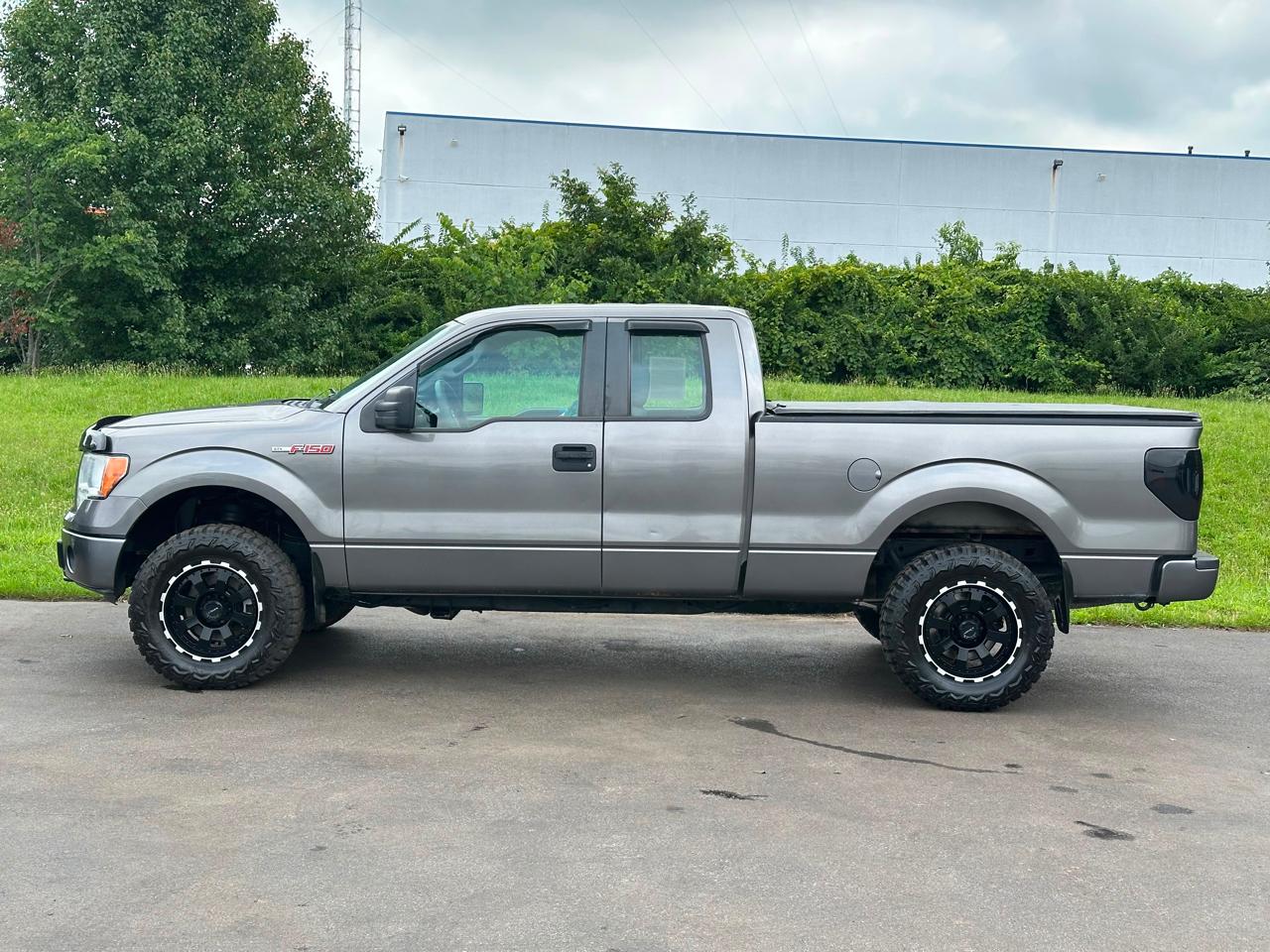 Ford F-150 STX SuperCab 5.5-ft Box 4WD 2013