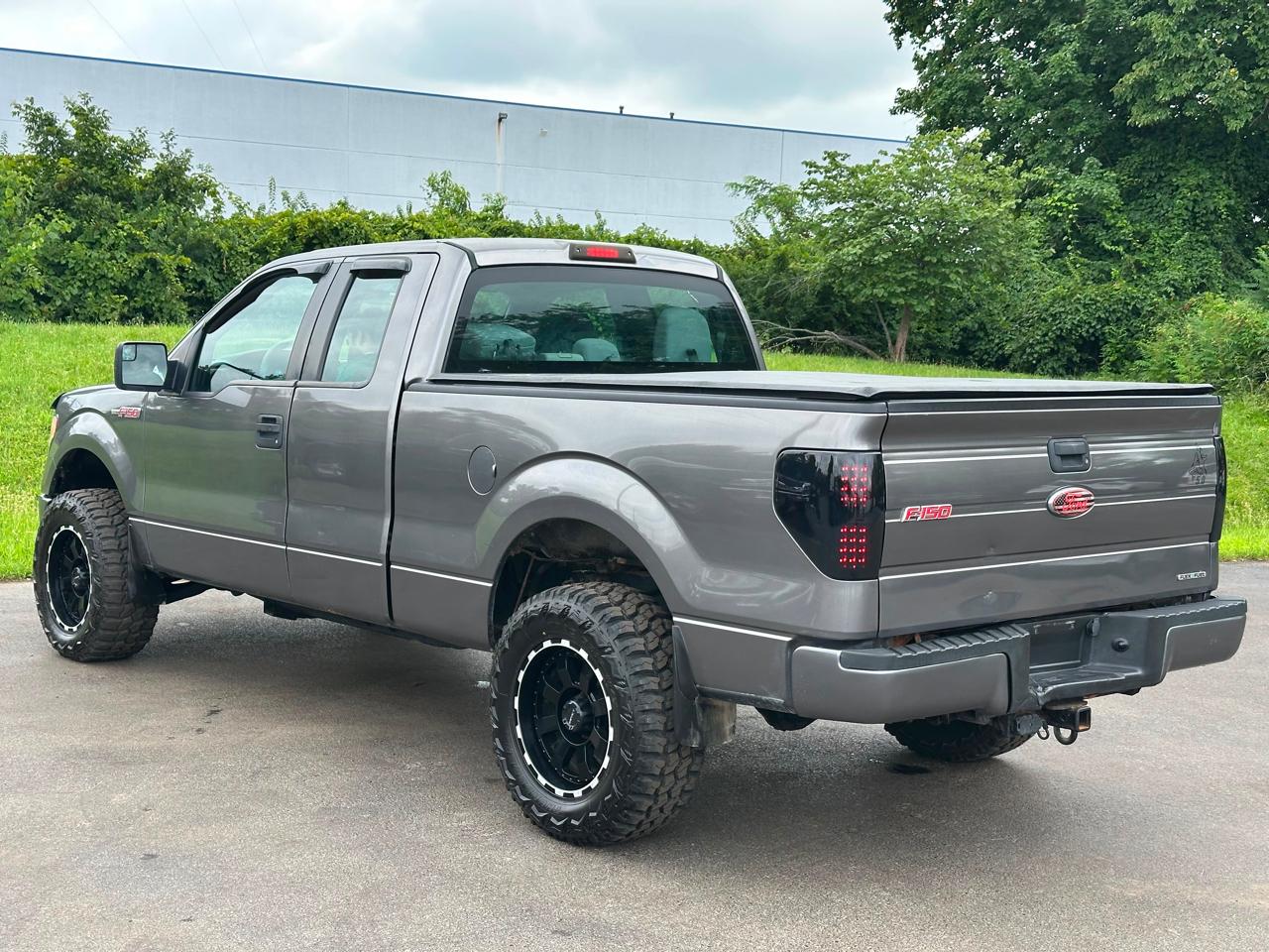 Ford F-150 STX SuperCab 5.5-ft Box 4WD 2013