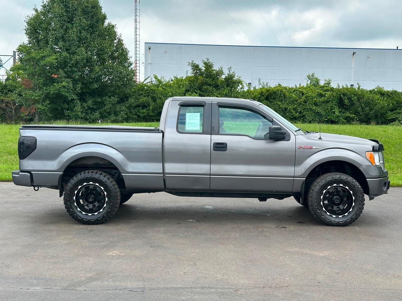 Ford F-150 STX SuperCab 5.5-ft Box 4WD 2013