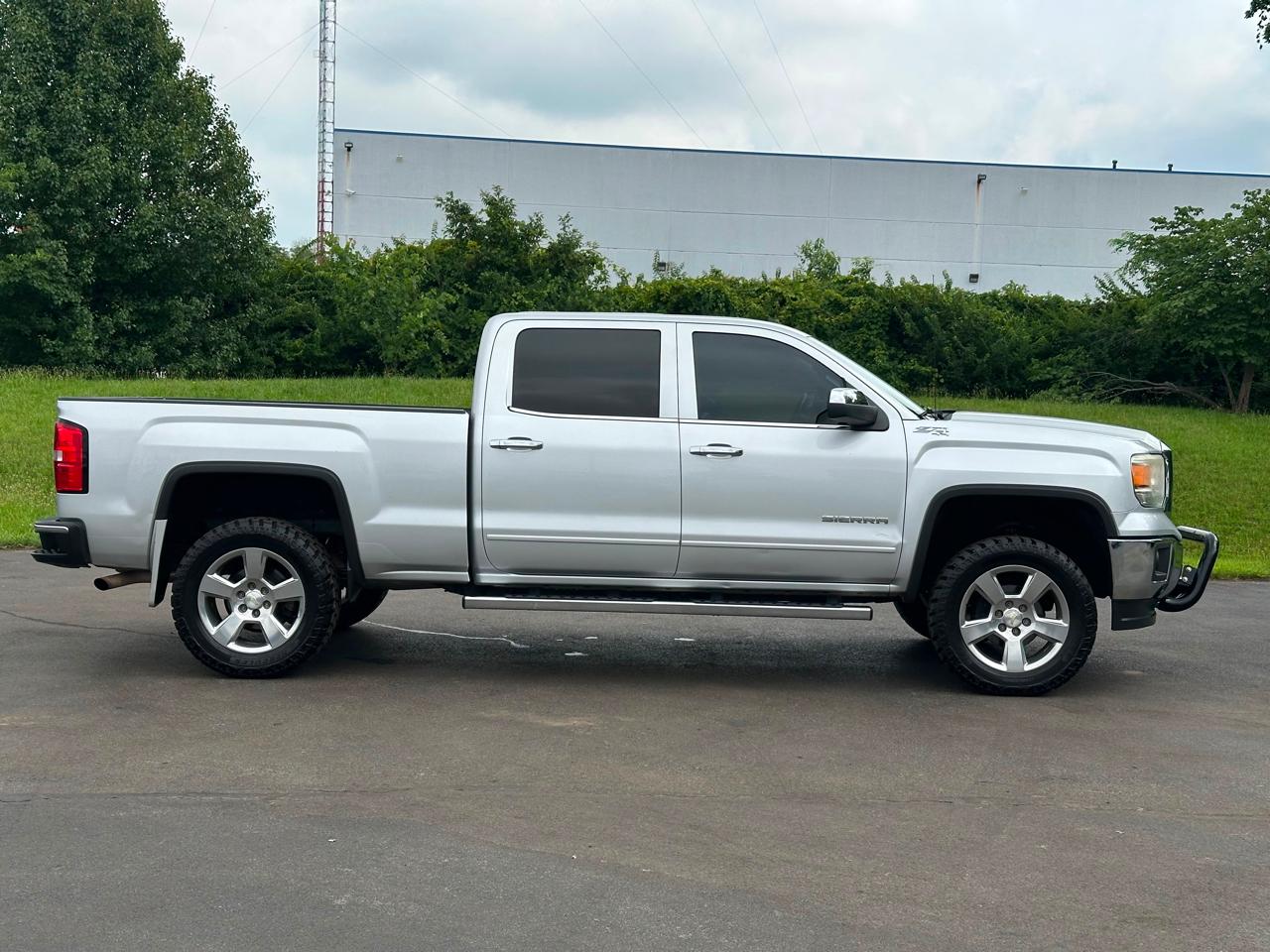 GMC Sierra 1500 4WD Crew Cab 153.0" SLE 2015