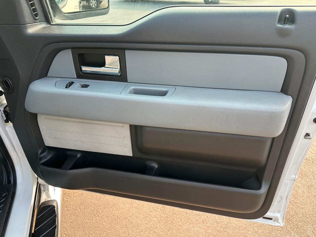 Ford F-150 4WD SuperCrew 145" Platinum 2014