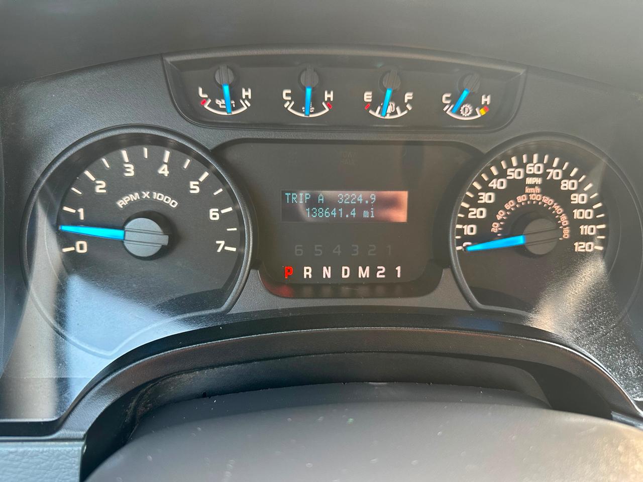 Ford F-150 4WD SuperCrew 145" Platinum 2014