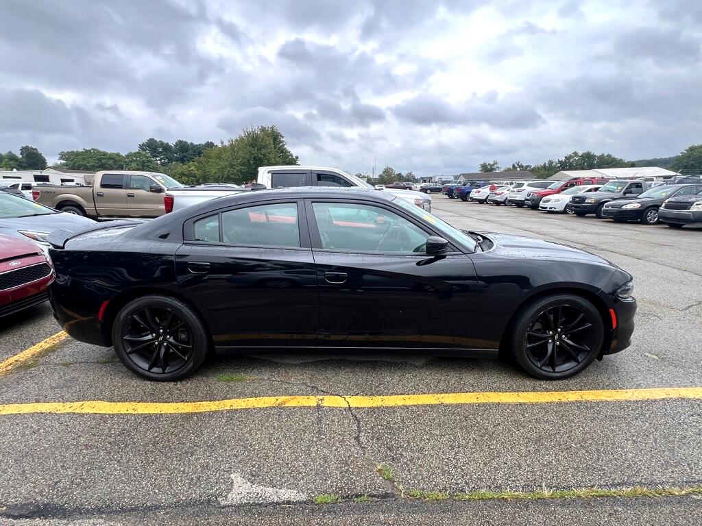 2018 Dodge Charger SXT Plus photo 4