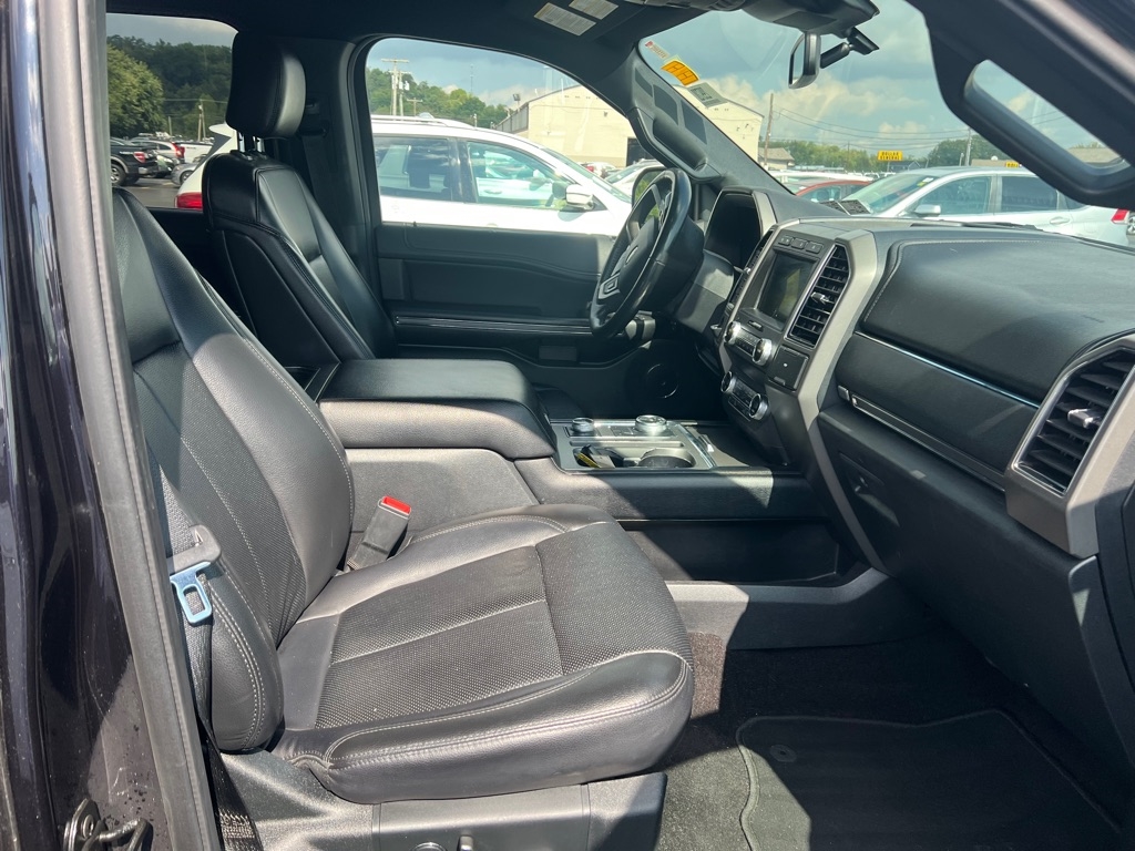2019 Ford Expedition XLT photo 3