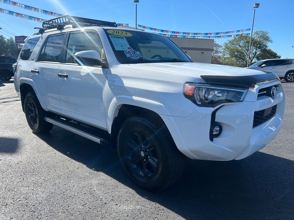 2023 Toyota 4Runner SR5 4WD photo 3