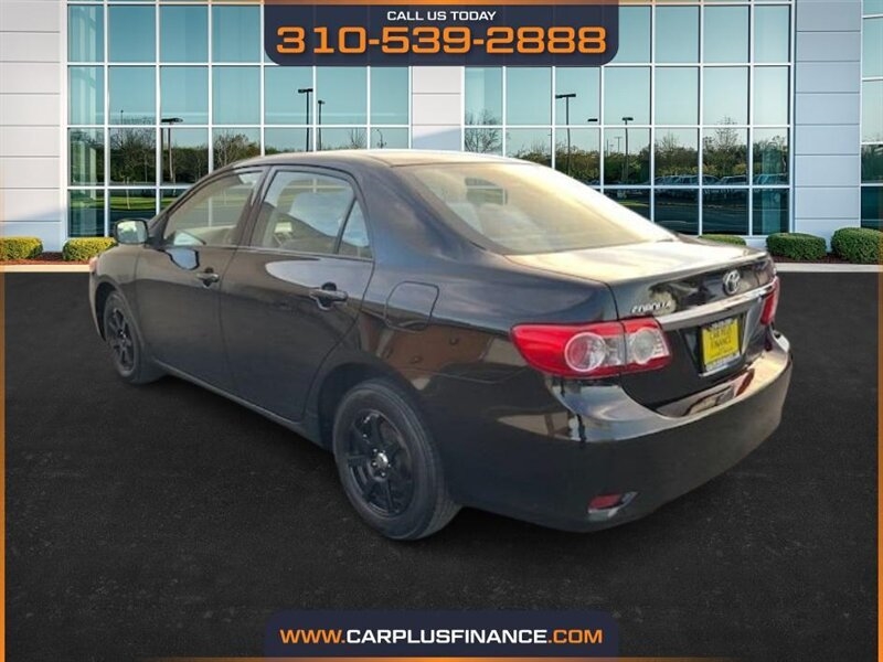 Toyota Corolla LE 4-Speed AT 2011