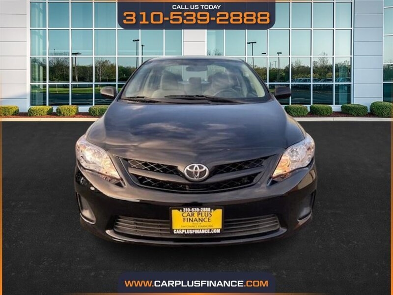 Toyota Corolla LE 4-Speed AT 2011