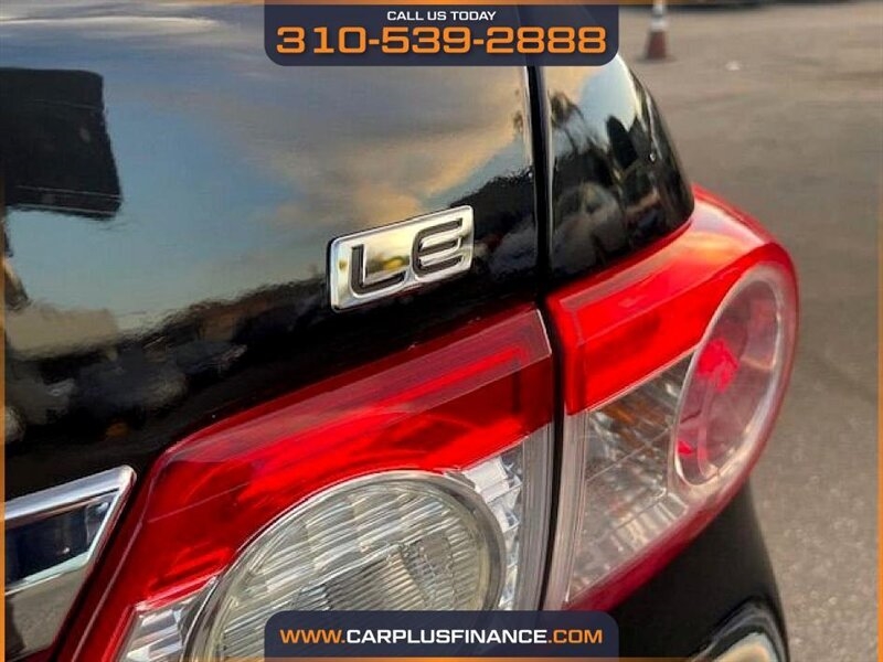 Toyota Corolla LE 4-Speed AT 2011